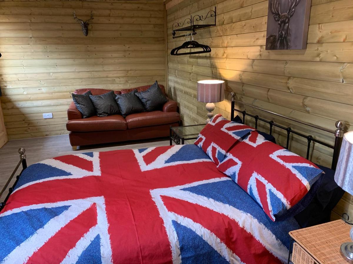 Bedrock Lodge Winterbourne Exteriör bild