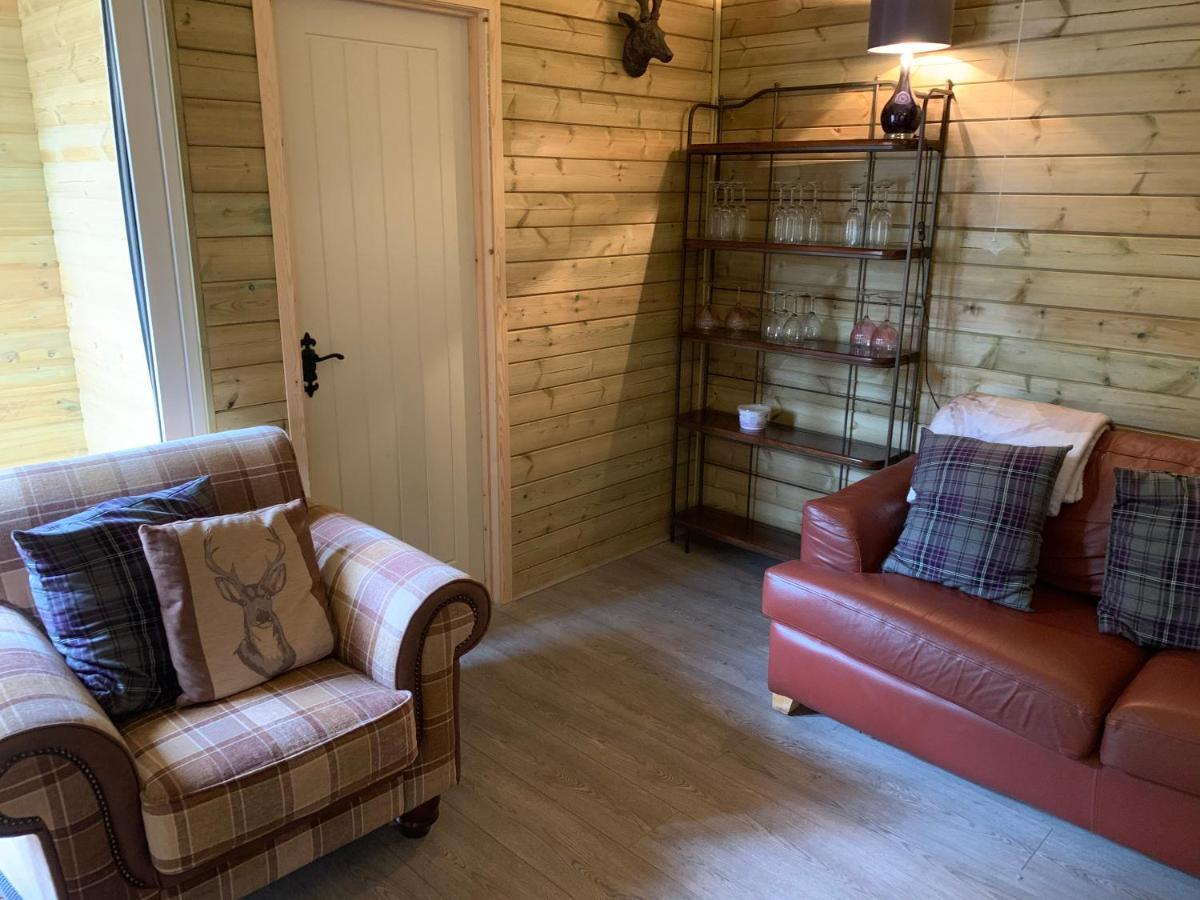 Bedrock Lodge Winterbourne Exteriör bild