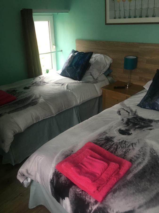 Bedrock Lodge Winterbourne Exteriör bild