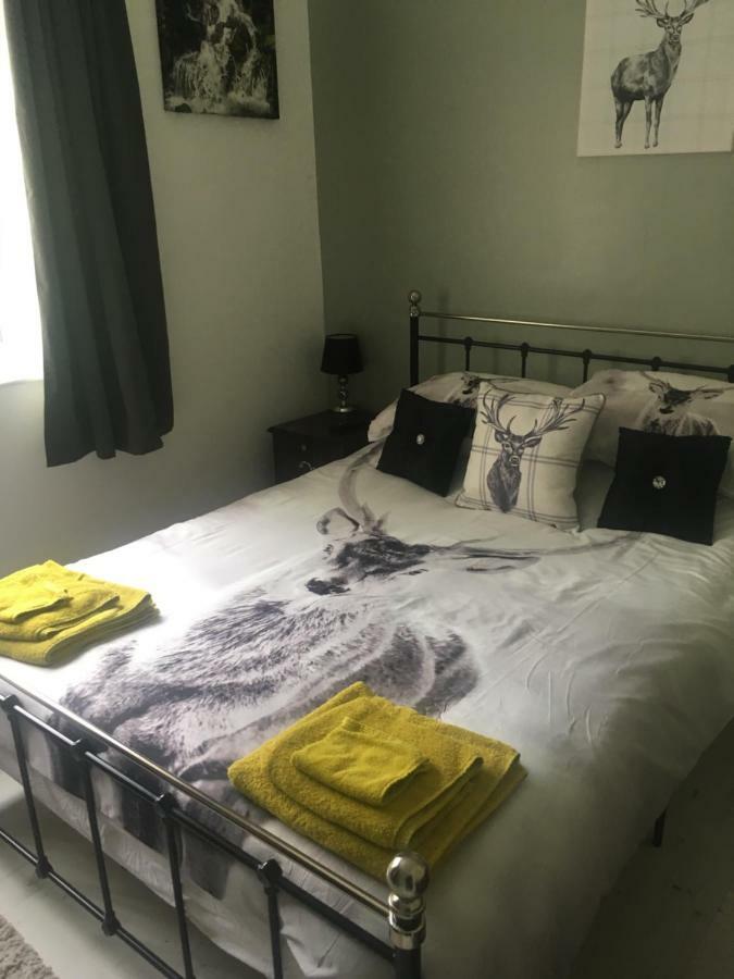 Bedrock Lodge Winterbourne Exteriör bild