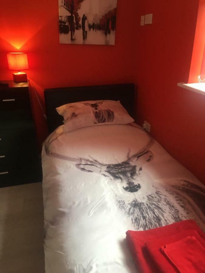 Bedrock Lodge Winterbourne Exteriör bild